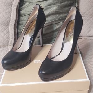 Michael Kors Hamilton Pump